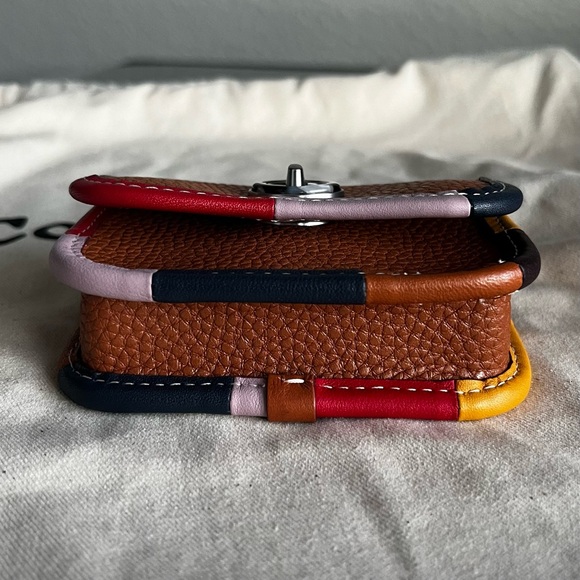 Coach Coachtopia Wavy Wallet With Crossbody Strap and Upcrafted Scrap Binding - Picture 6 of 10